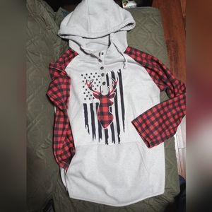 Big Buck Horn Deer and flag design Buffalo Plaid Hoodie, S